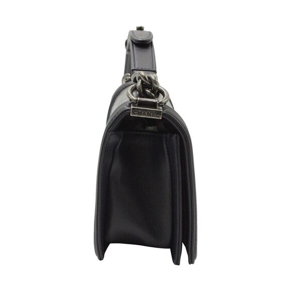 Chanel Medium Boy Flap Bag in Navy Blue Python Leather - Picture 3 of 10